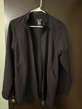 Black Women’s Lightweight Zip Jacket